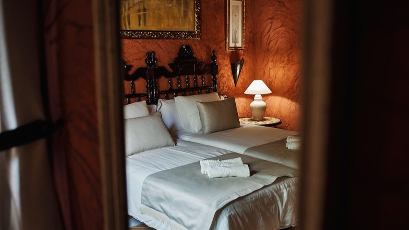 Imagen de la habitación del Hotel Cueva Del Gato. Foto 7