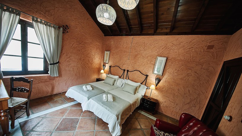 Imagen de la habitación del Hotel Cueva Del Gato. Foto 12