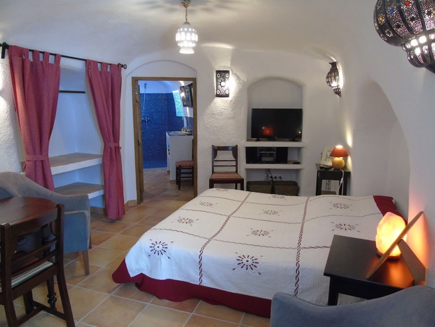 Imagen de la habitación del Hotel Cuevas Andalucía. Foto 3