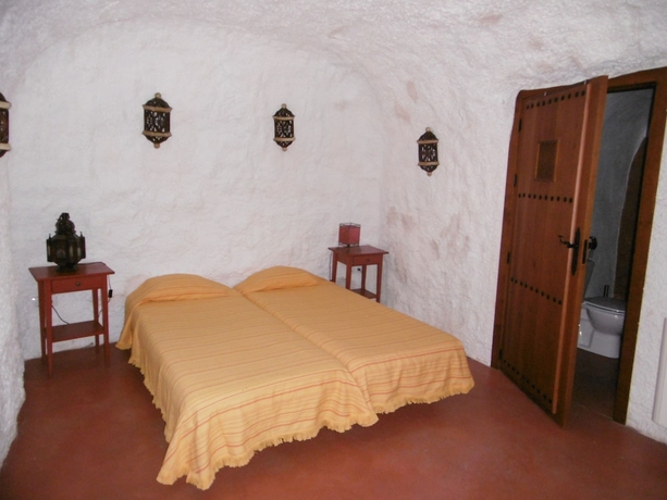 Imagen de la habitación del Hotel Cuevas Andalucía. Foto 5