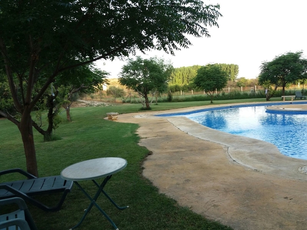 Imagen de la piscina del Hotel Cuevas La Chumbera. Foto 17