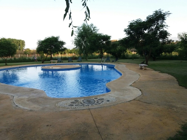 Imagen de la piscina del Hotel Cuevas La Chumbera. Foto 18
