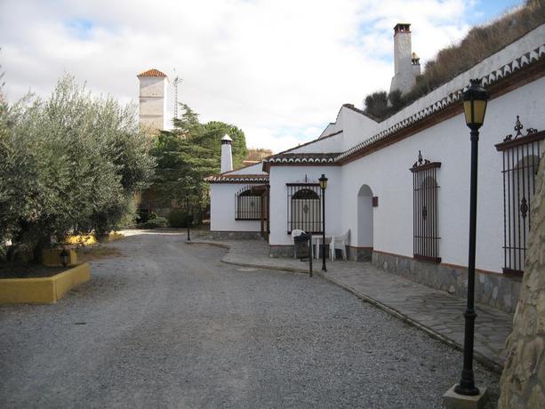 Imagen general del Hotel Cuevas La Granja. Foto 5