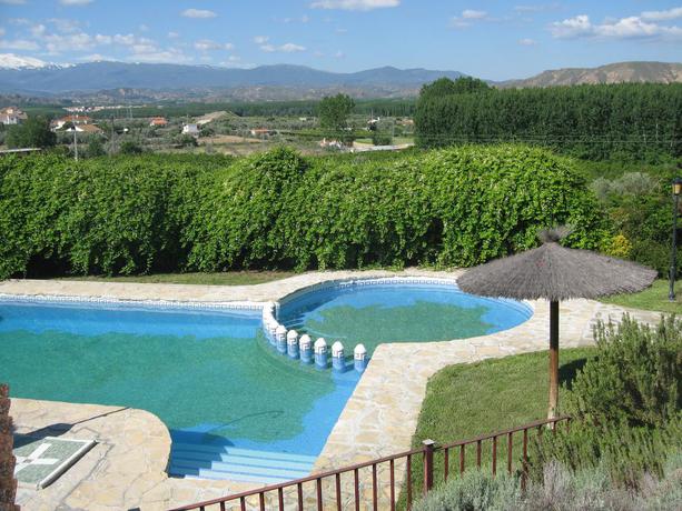 Imagen general del Hotel Cuevas La Granja. Foto 12