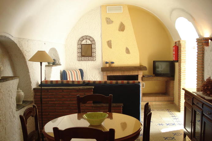 Imagen general del Hotel Cuevas La Granja. Foto 17