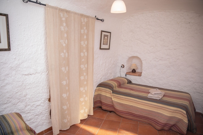 Imagen de la habitación del Hotel Cuevas el Torriblanco. Foto 2