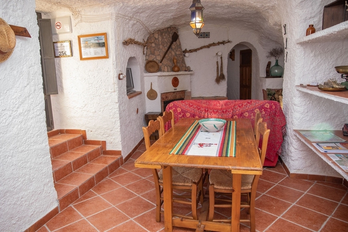 Imagen de los interiores del Hotel Cuevas el Torriblanco. Foto 19