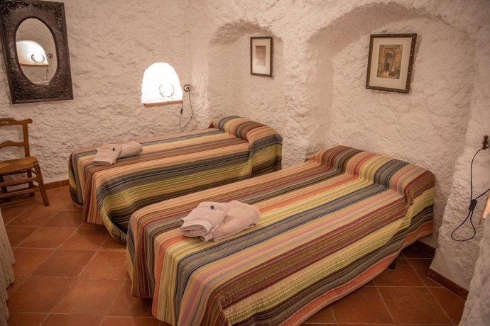 Imagen de la habitación del Hotel Cuevas el Torriblanco. Foto 8