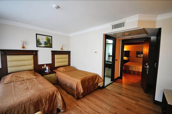 Imagen de la habitación del Hotel Cukurova Park. Foto 7