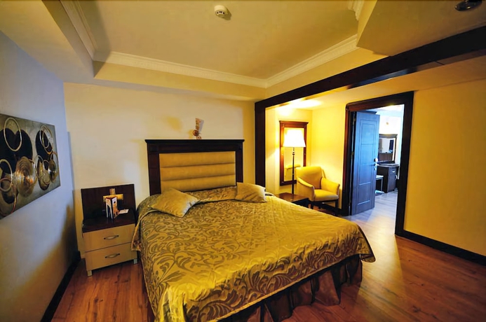 Imagen de la habitación del Hotel Cukurova Park. Foto 8