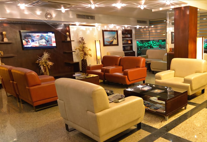 Imagen del bar/restaurante del Hotel Cukurova Park. Foto 2