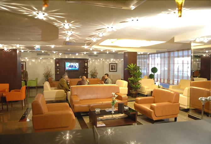 Imagen del bar/restaurante del Hotel Cukurova Park. Foto 4