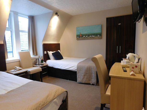 Imagen de la habitación del Hotel Cullen Bay. Foto 4