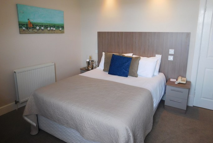 Imagen de la habitación del Hotel Cullen Bay. Foto 8