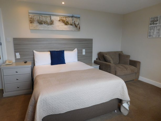 Imagen de la habitación del Hotel Cullen Bay. Foto 16