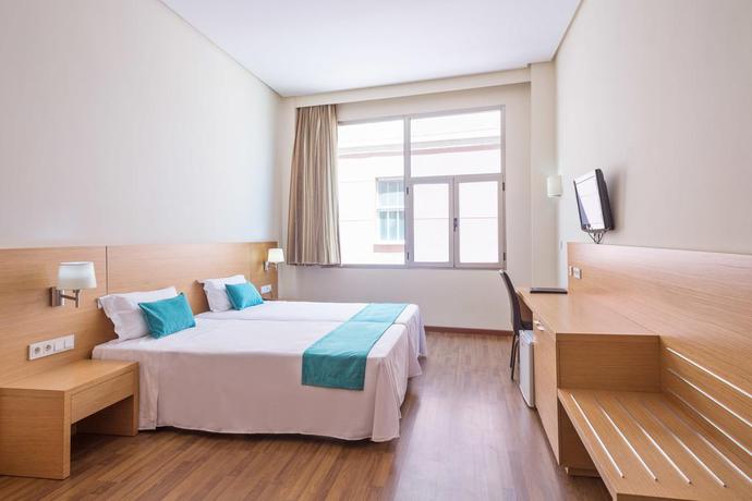 Imagen de la habitación del Hotel Cullera Holiday. Foto 15