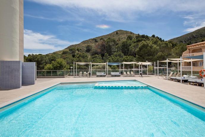 Imagen de la piscina del Hotel Cullera Holiday. Foto 29