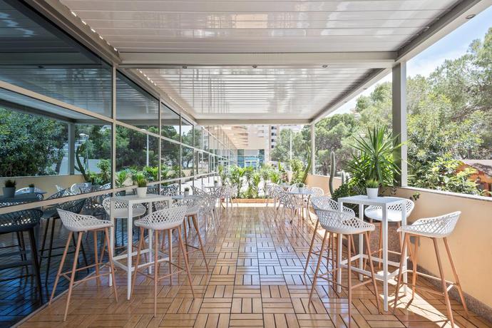 Imagen del bar/restaurante del Hotel Cullera Holiday. Foto 6