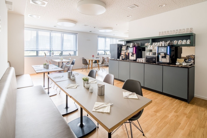 Imagen del bar/restaurante del Hotel Cult. Foto 2