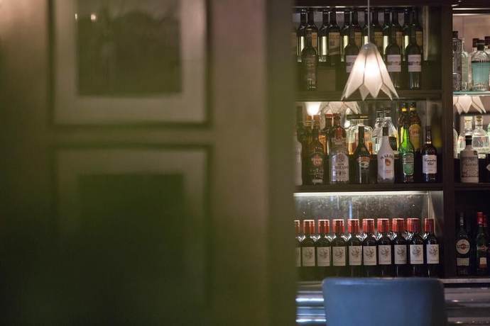 Imagen del bar/restaurante del Hotel Cults. Foto 2