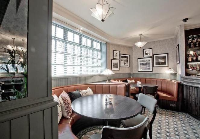 Imagen del bar/restaurante del Hotel Cults. Foto 6