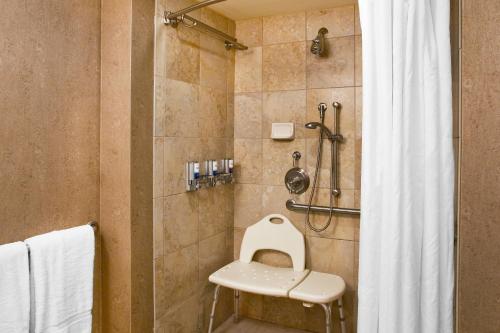 Imagen de la habitación del Hotel Cumberland House Knoxville, Tapestry Collection By Hilton. Foto 4