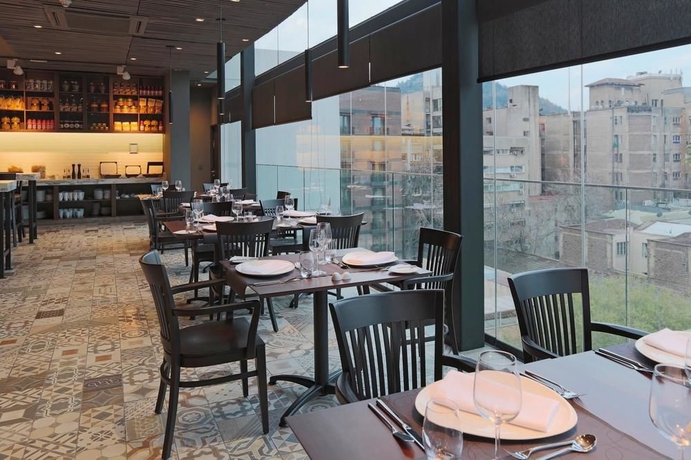 Imagen del bar/restaurante del Hotel Cumbres Lastarria. Foto 6