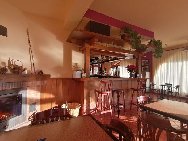 Imagen del bar/restaurante del Hotel Cumbres Valde&oacute;n. Foto 4