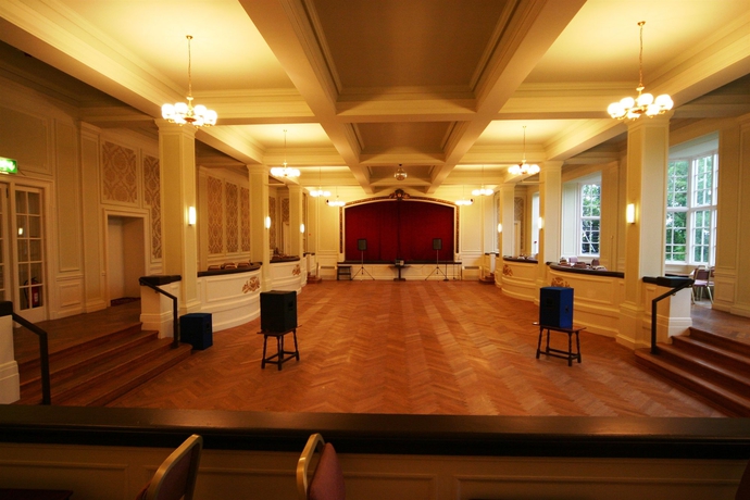 Imagen de los interiores del Hotel Cumbria Grand. Foto 14