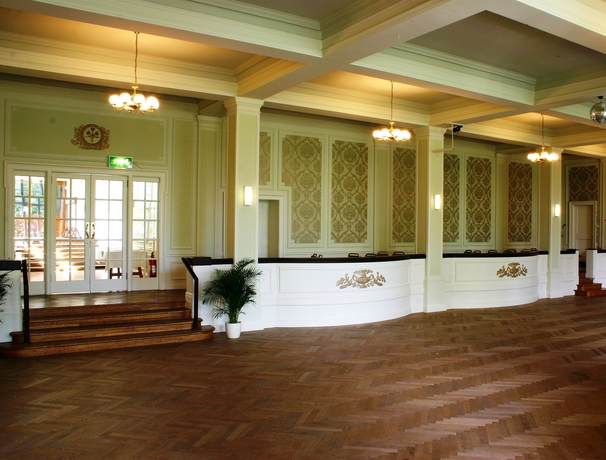 Imagen de los interiores del Hotel Cumbria Grand. Foto 16