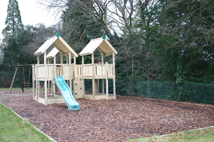 Imagen de los exteriores del Hotel Cumbria Grand. Foto 11