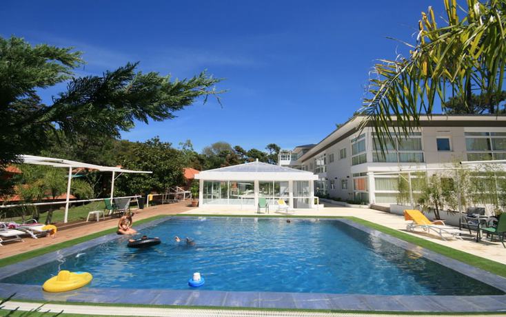 Imagen de la piscina del Hotel Cumel&oacute;. Foto 19