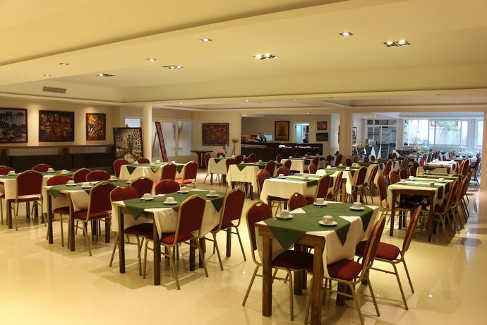 Imagen del bar/restaurante del Hotel Cumel&oacute;. Foto 4