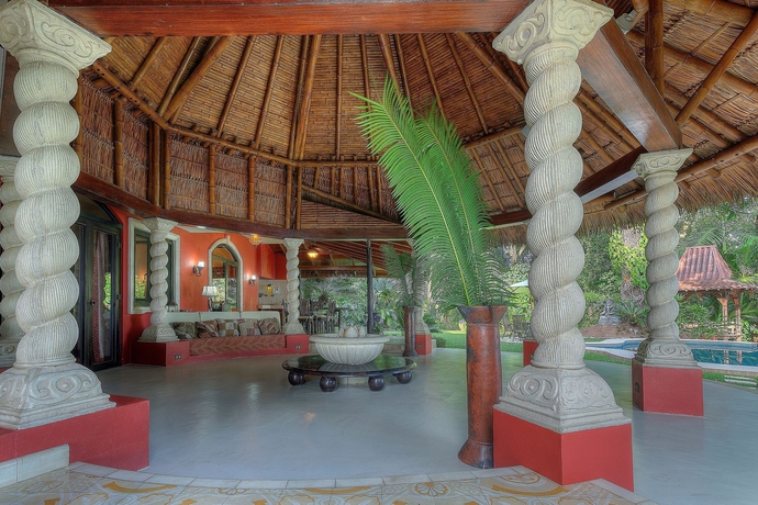 Imagen de los exteriores del Hotel Cuna Del Angel. Foto 13