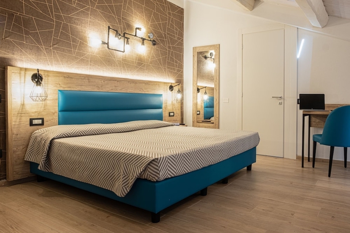 Imagen de la habitación del Hotel Cuneo. Foto 12