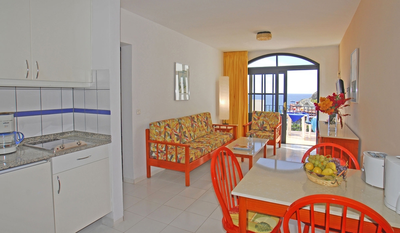 Imagen de los interiores del Hotel Cura Sol. Foto 11