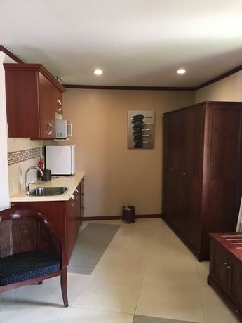 Imagen de la habitación del Hotel Curacao Suites. Foto 6