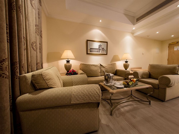 Imagen de los interiores del Hotel Curium Palace. Foto 10