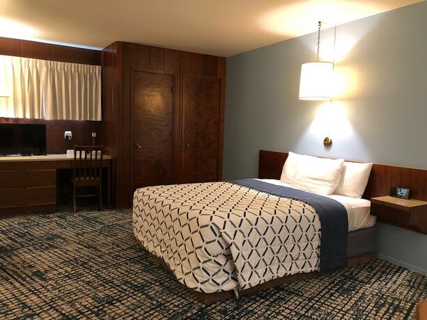 Imagen general del Hotel Curly Redwood Lodge. Foto 4