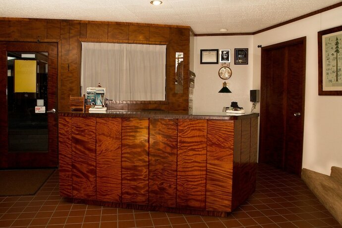 Imagen general del Hotel Curly Redwood Lodge. Foto 5