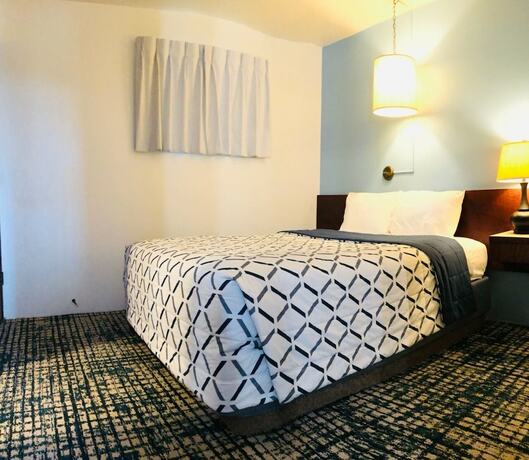 Imagen general del Hotel Curly Redwood Lodge. Foto 8