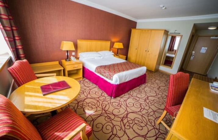 Imagen de la habitación del Hotel Curran Court. Foto 17