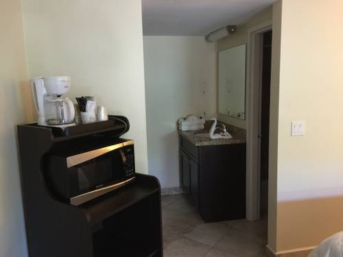 Imagen de la habitación del Hotel Curtis Inn & Suites. Foto 3