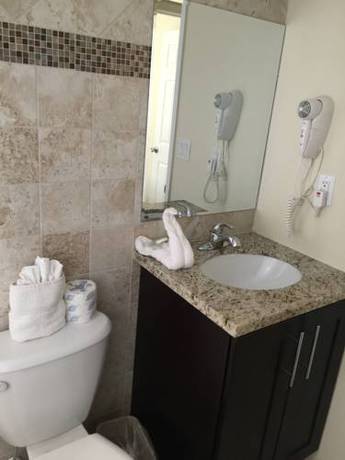 Imagen de la habitación del Hotel Curtis Inn & Suites. Foto 11