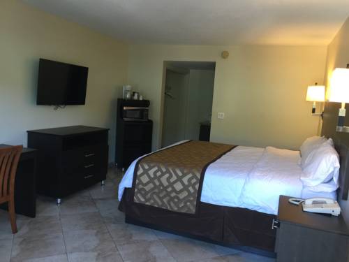 Imagen de la habitación del Hotel Curtis Inn & Suites. Foto 15
