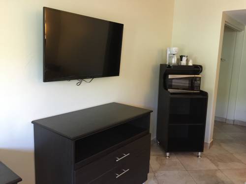 Imagen de la habitación del Hotel Curtis Inn & Suites. Foto 16