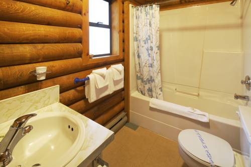 Imagen de la habitación del Hotel Cusheon Lake Resort. Foto 8