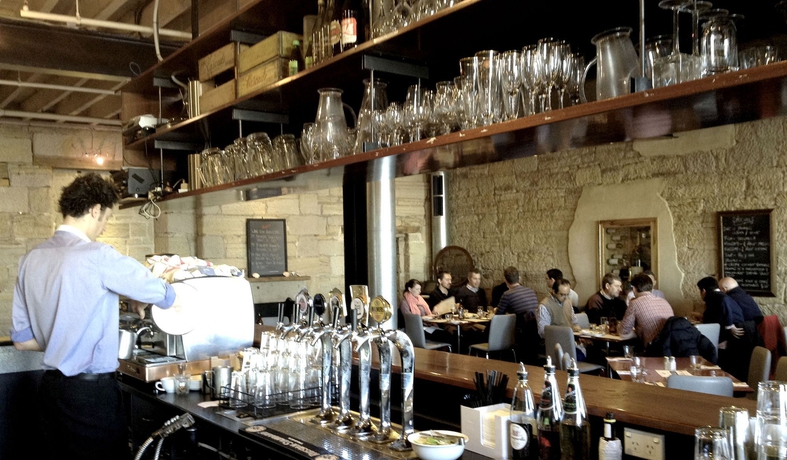 Imagen del bar/restaurante del Hotel Customs House. Foto 4