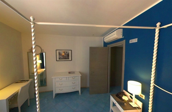 Imagen de la habitación del Hotel Cutimare. Foto 7