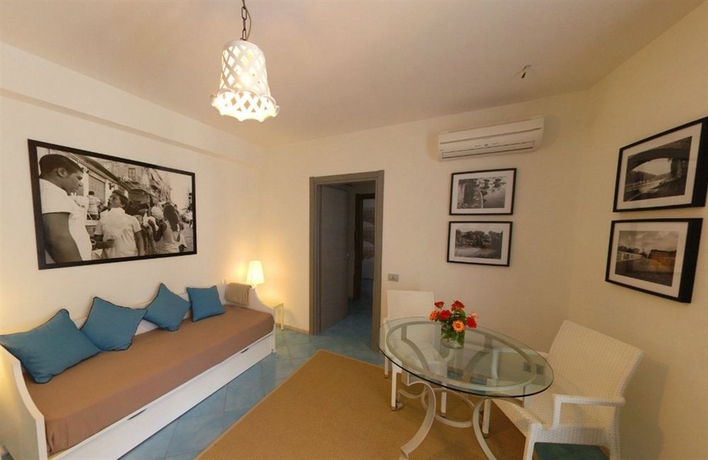 Imagen de los interiores del Hotel Cutimare. Foto 14